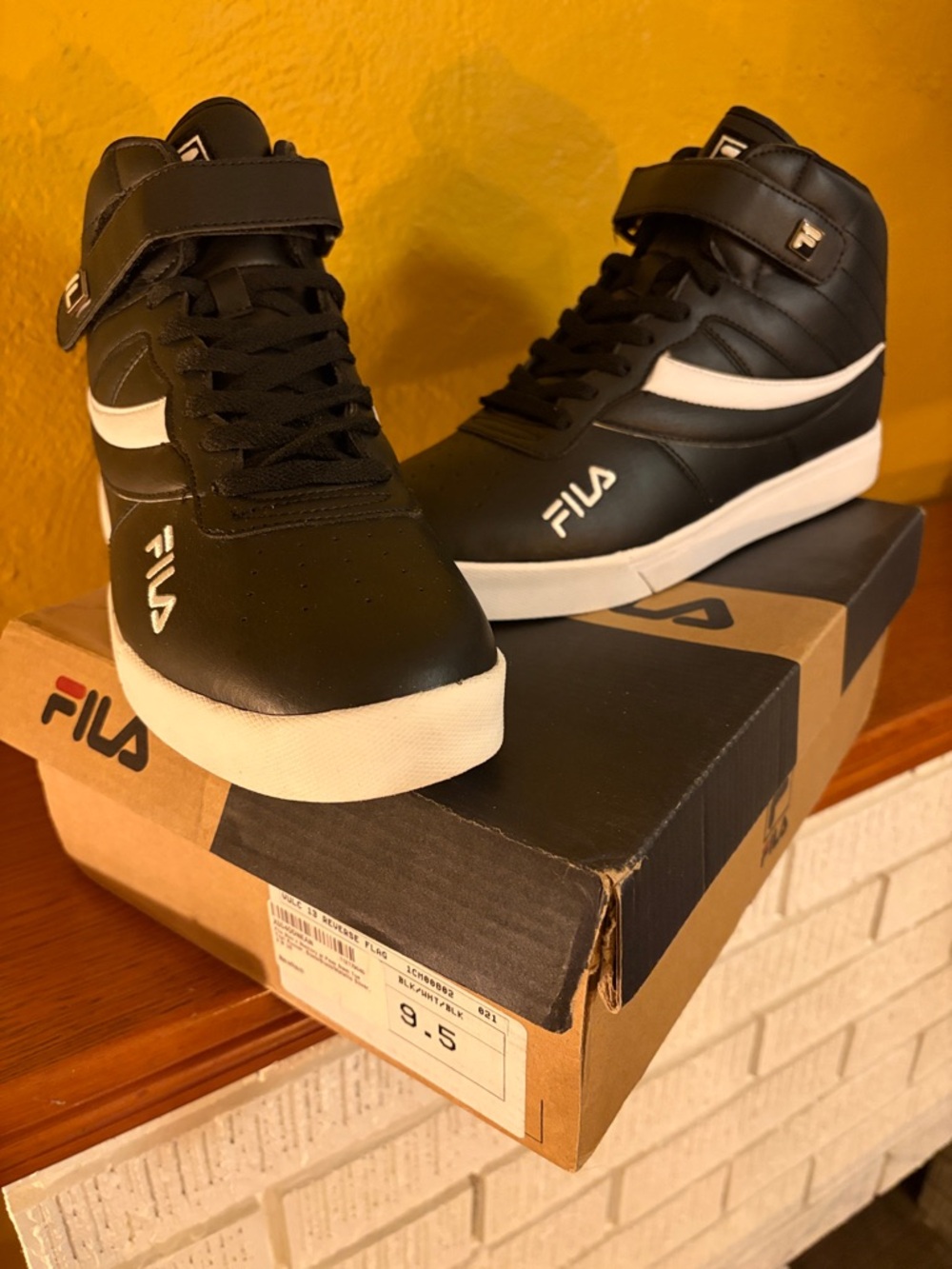 FILA Vulc 13 High Top Sneakers Mens 9.5 Black Reverse Flag Athletic Casual NIB